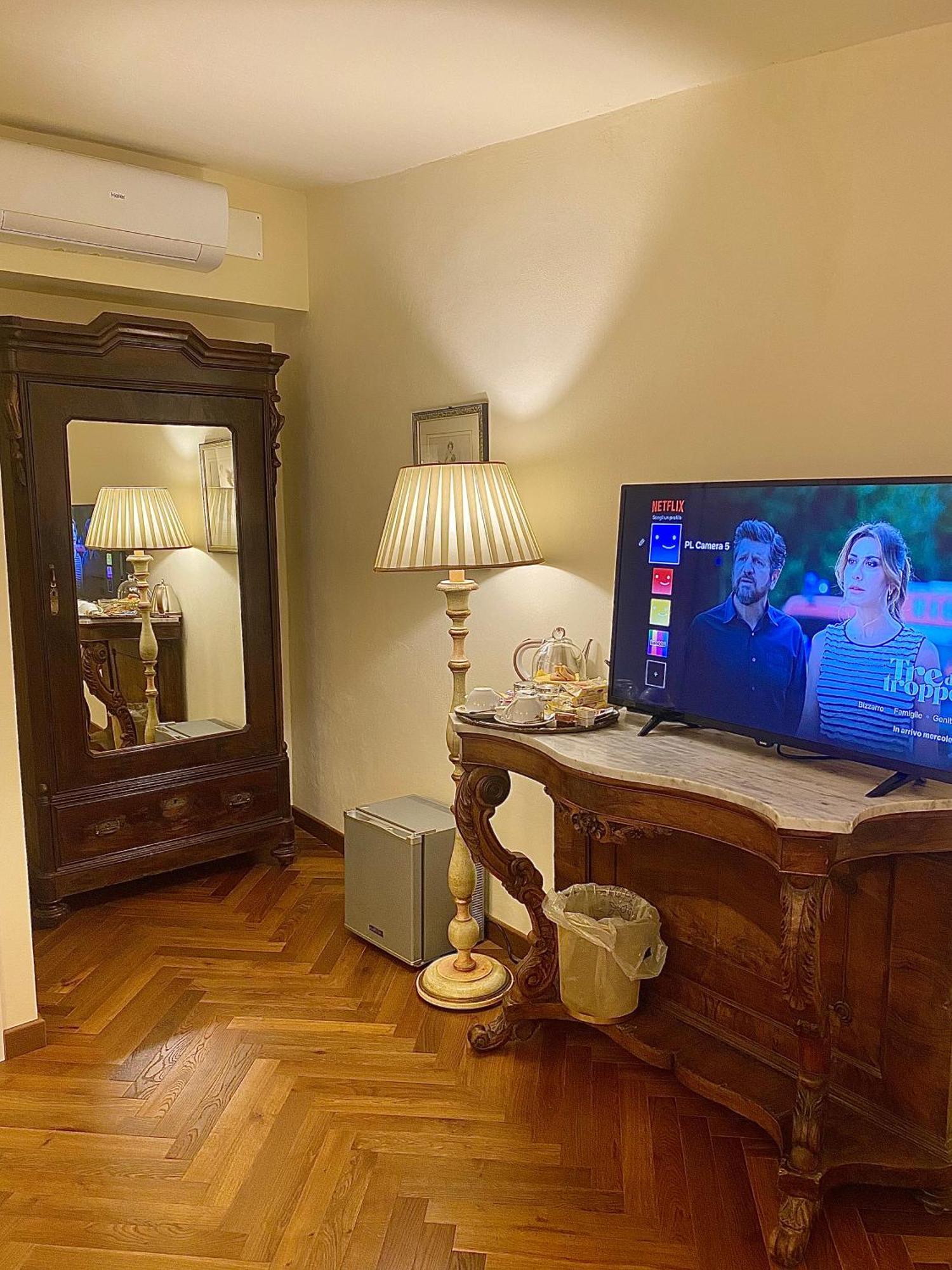 Hotel Palazzo Lari Sarzana Zewnętrze zdjęcie